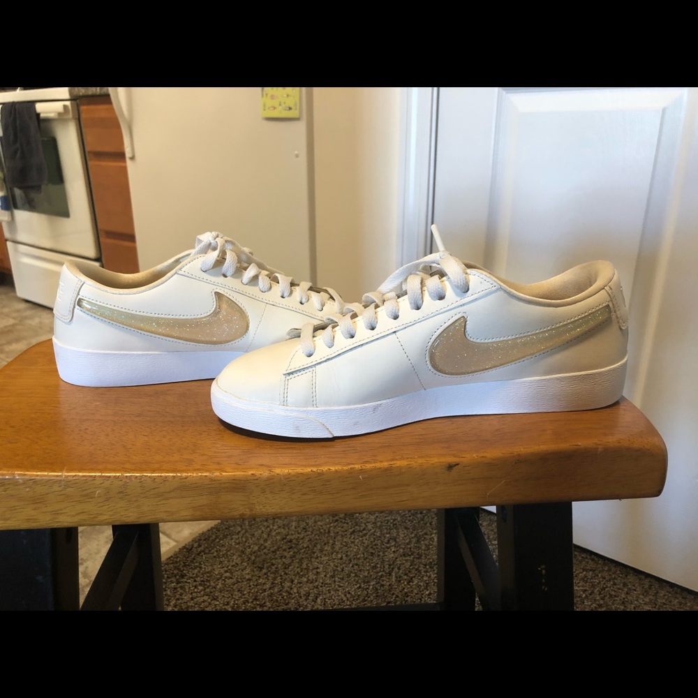 Nike lows Sneakers
